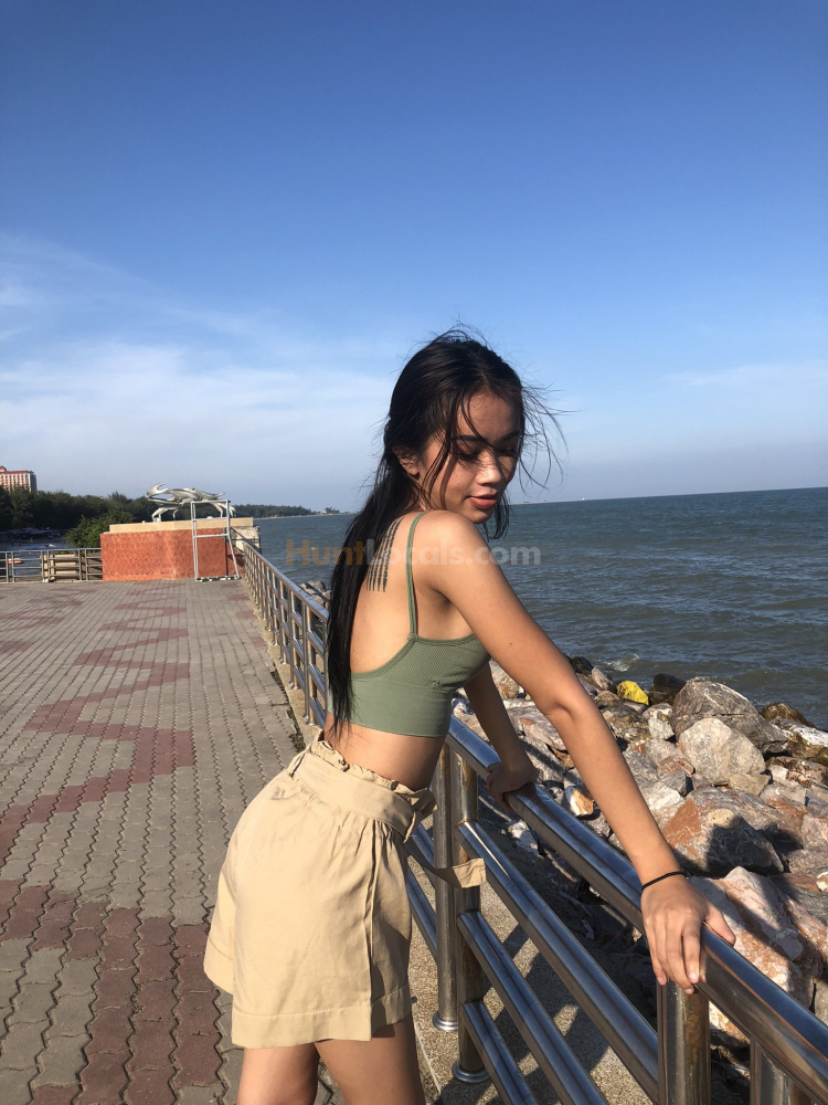 Hot and horny ,im a uncomfortaple. confidentiality is protected there is comfort